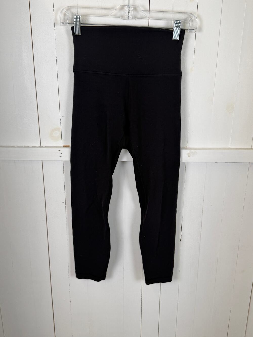 Lululemon Black Capri Leggings Size 4 Nylon Pre-Owned